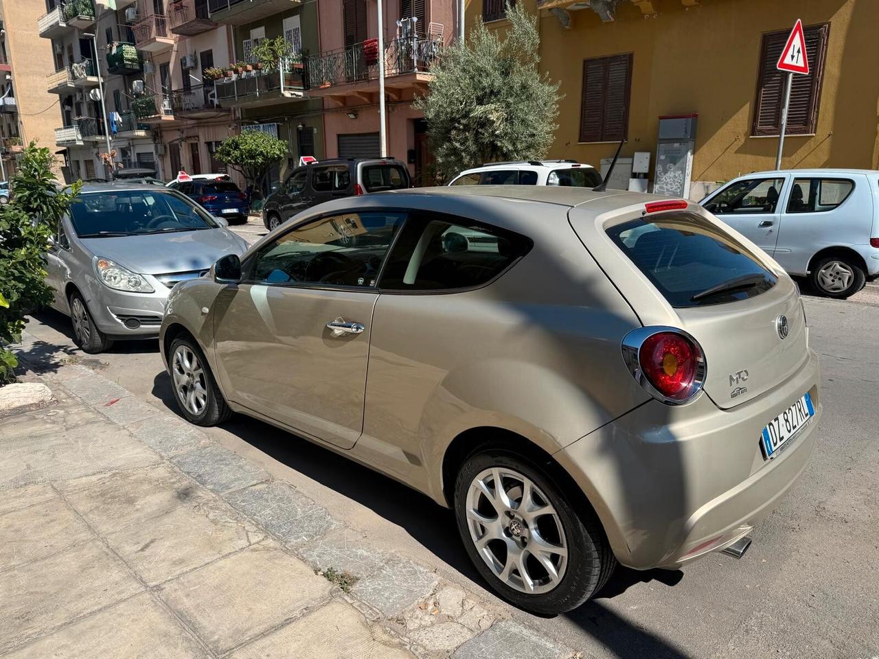 Alfa Romeo MiTo 1.6 JTDm 16V Distinctive Sport Pack