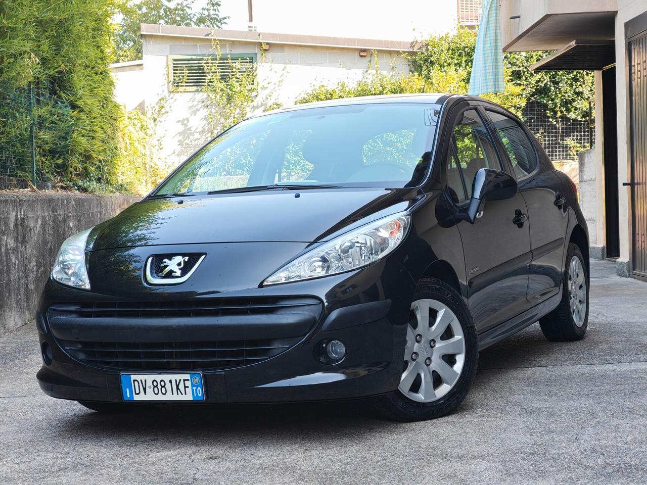 Peugeot 207 1.4 BENZINA 95cv / 43.000km / Unipro