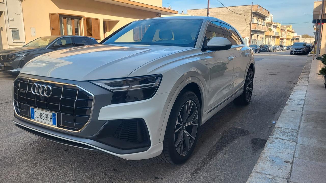 Audi Q8 50 TDI 286 CV Quattro S-Line...