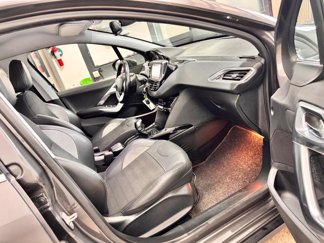Peugeot 2008 1.2 82 Cv Allure 90.000 KM - 2019