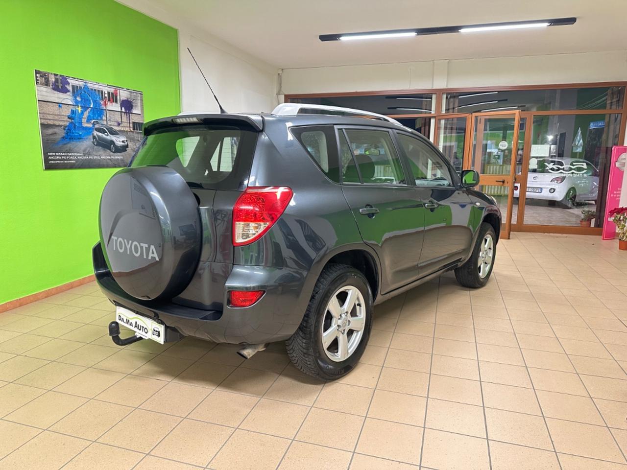 Toyota RAV 4 - 2.2 D-4D 136 CV Luxury