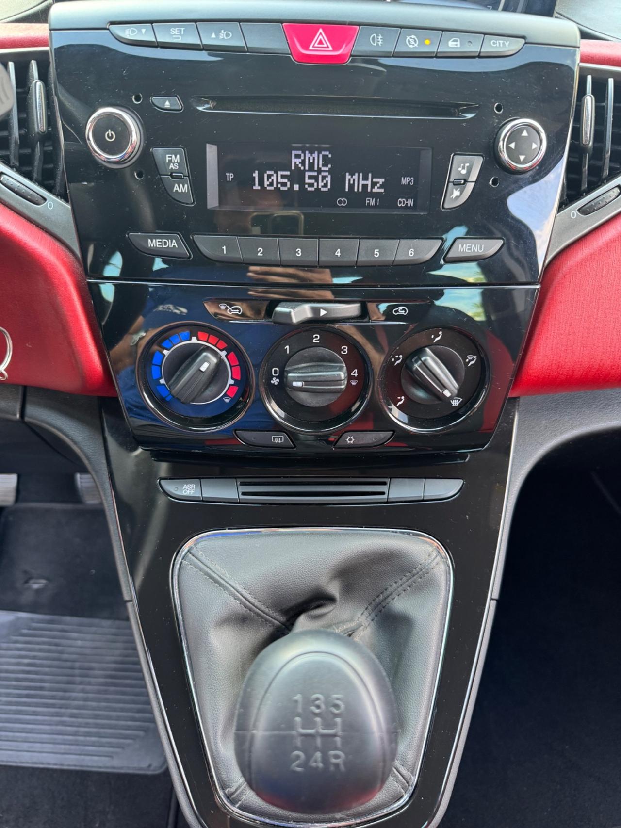 Lancia Ypsilon Neopatentati, cinghie nuove