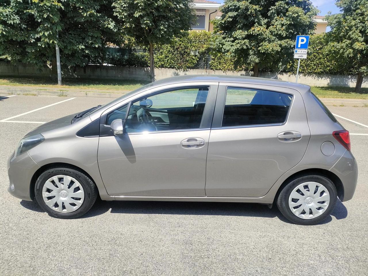 Toyota Yaris 1.4 D-4D 5p Euro6 Lounge