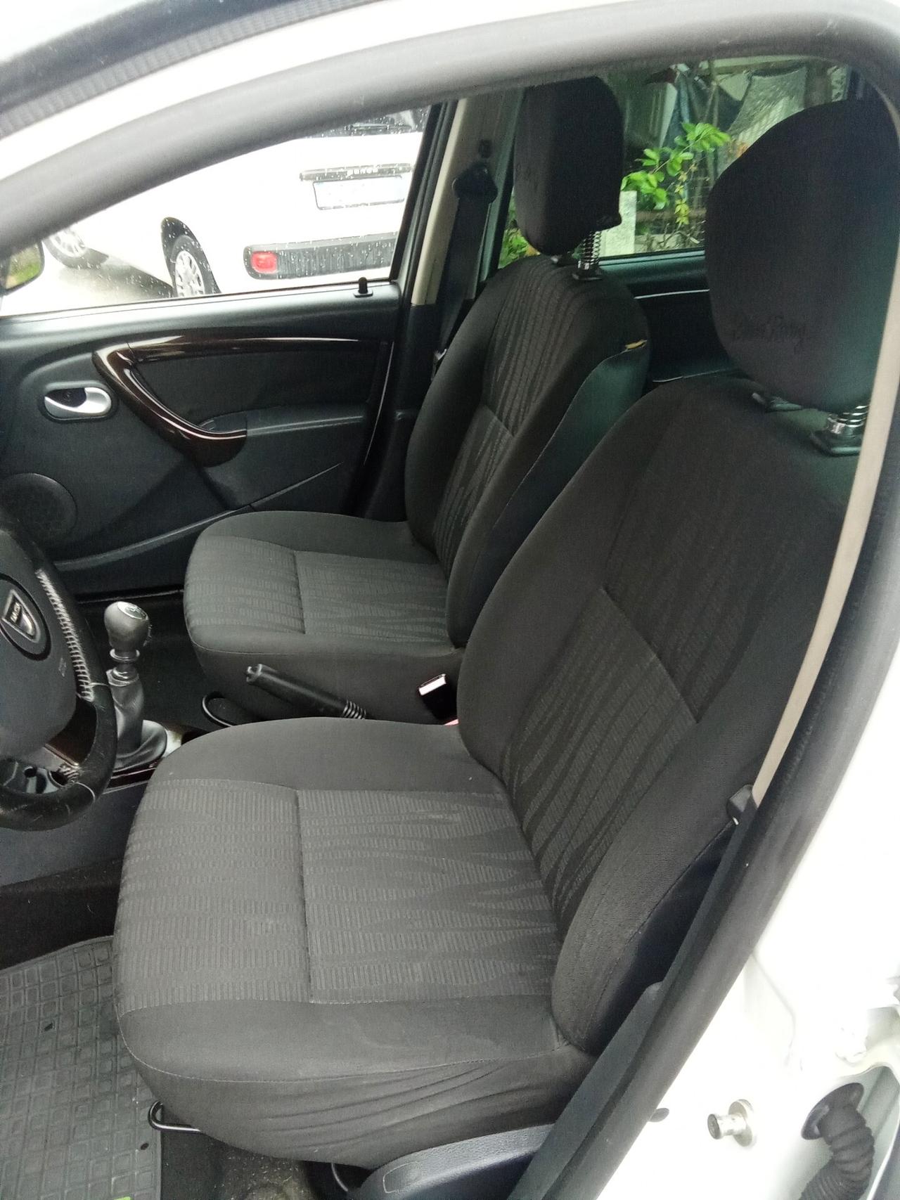 Dacia Duster 1.6 110CV 4x4 GPL 011