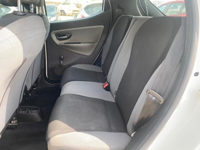 Lancia Ypsilon 1.3 MJT 16V 95 CV 5 porte S&S Silver