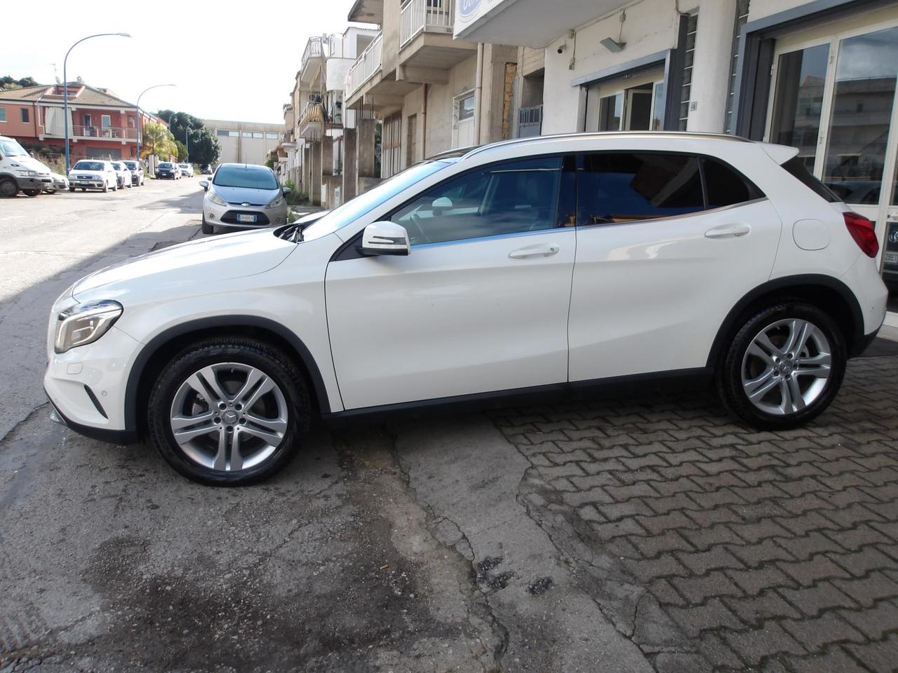 Mercedes GLA 200 d (cdi) Sport auto *TETTO APRIBILE*