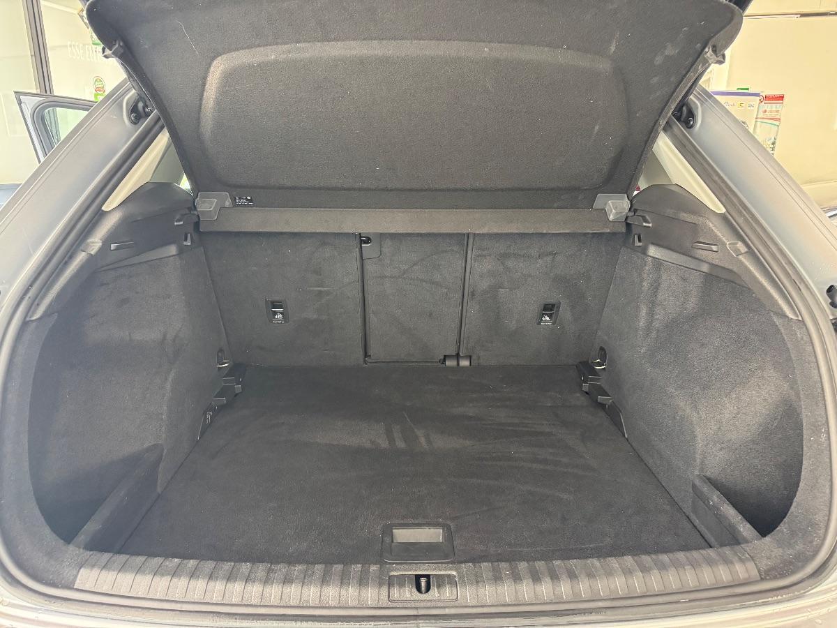 AUDI Q3 35TDI S tronic Business UNICO PROP/ MATRIX