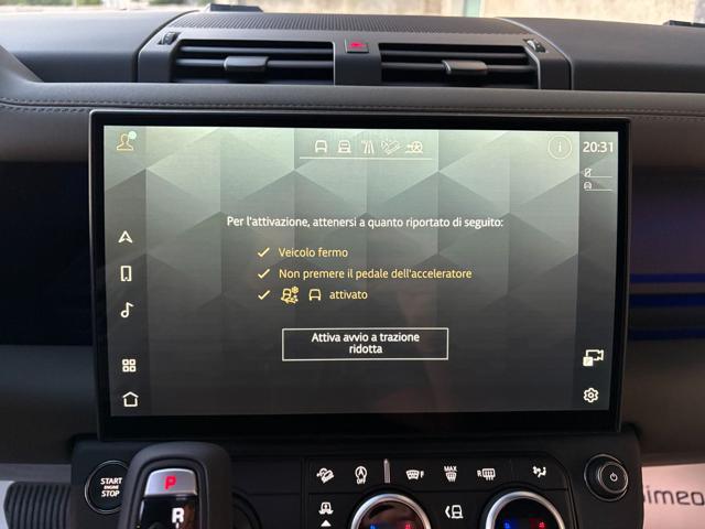 LAND ROVER Defender 110 3.0D I6 200 CV AWD Auto X-Dynamic SE TETTO PAN