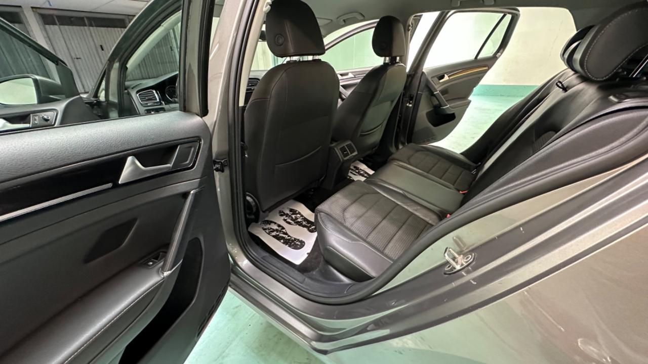 Volkswagen Golf 1.6 TDI 110 CV DSG 5p. Highline(anche per neopatentati)