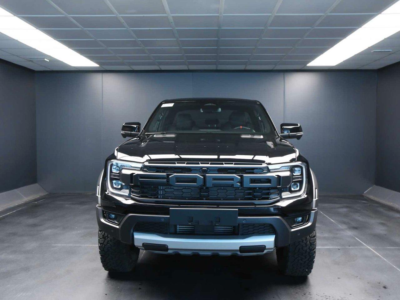 Ford Ranger Raptor 2.0 ecoblue 210cv auto pronto disponibile con due versione di colori