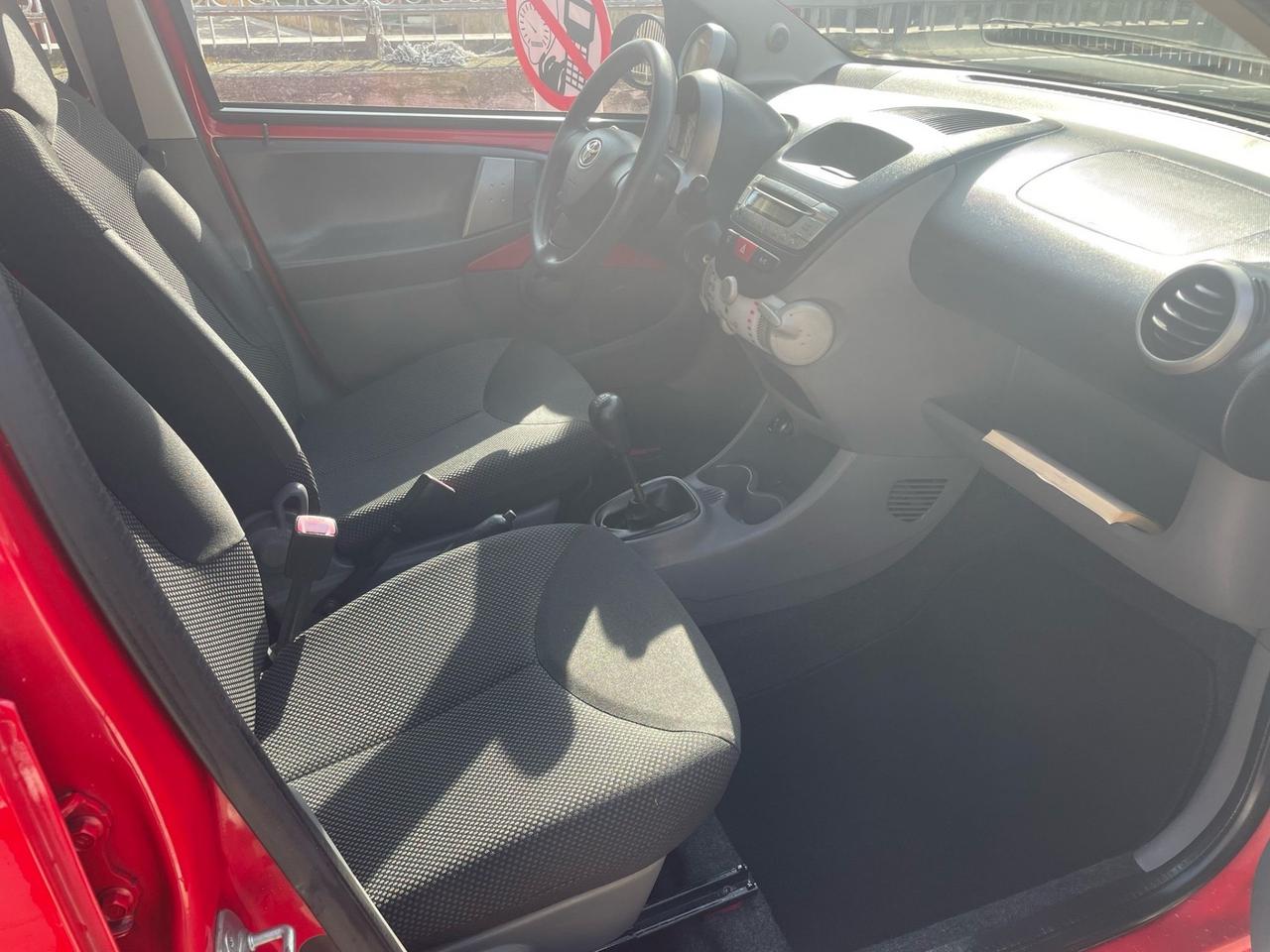 Toyota Aygo 1.0 12V VVT-i 5 porte Sol