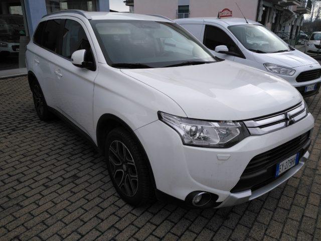 MITSUBISHI Outlander 2.2 DI-D 4WD Instyle 7p.