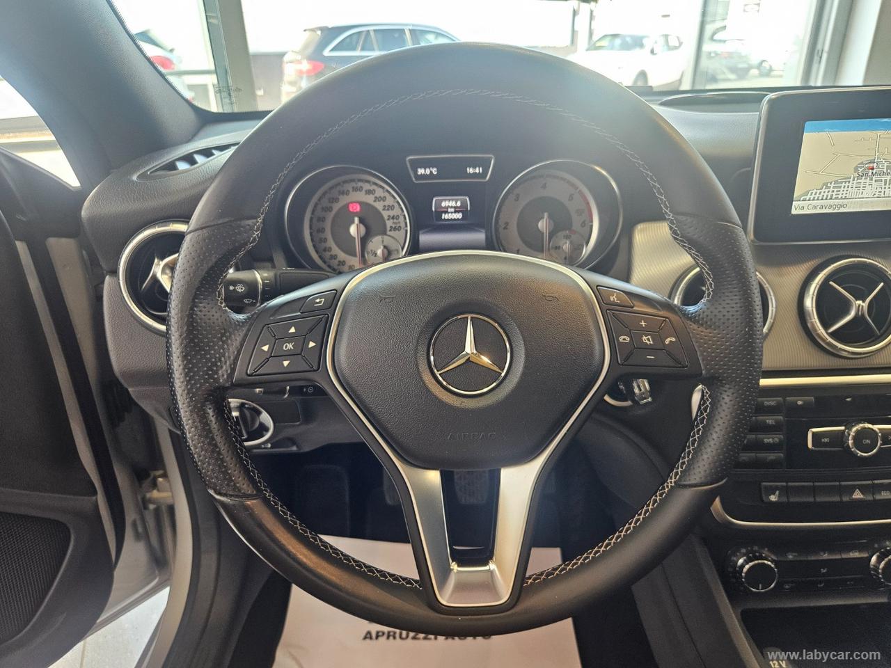 MERCEDES-BENZ CLA 200 CDI Premium