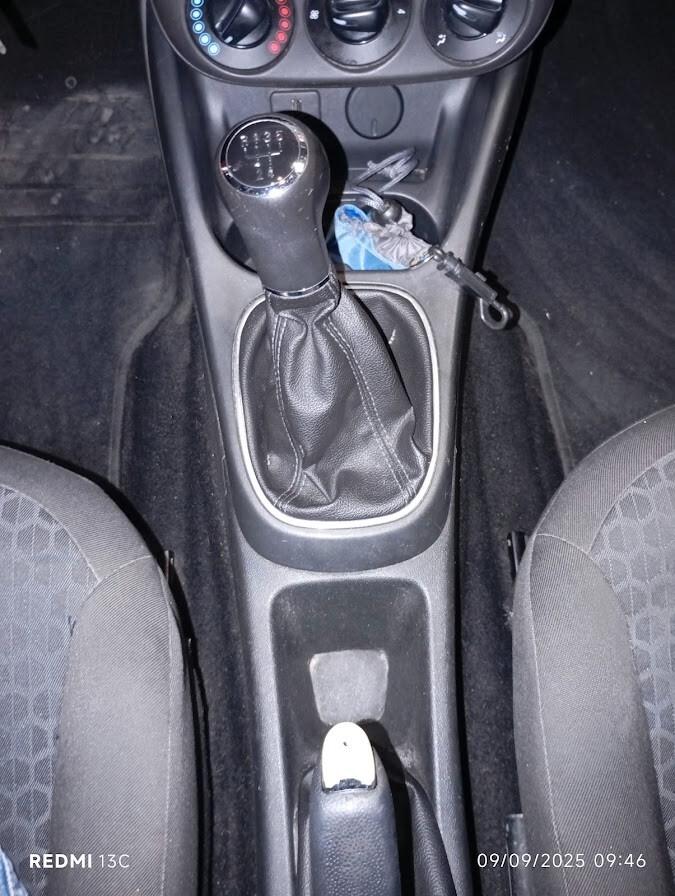 Opel Corsa del 2015 BENZINA / GPL NEOPATENTATI