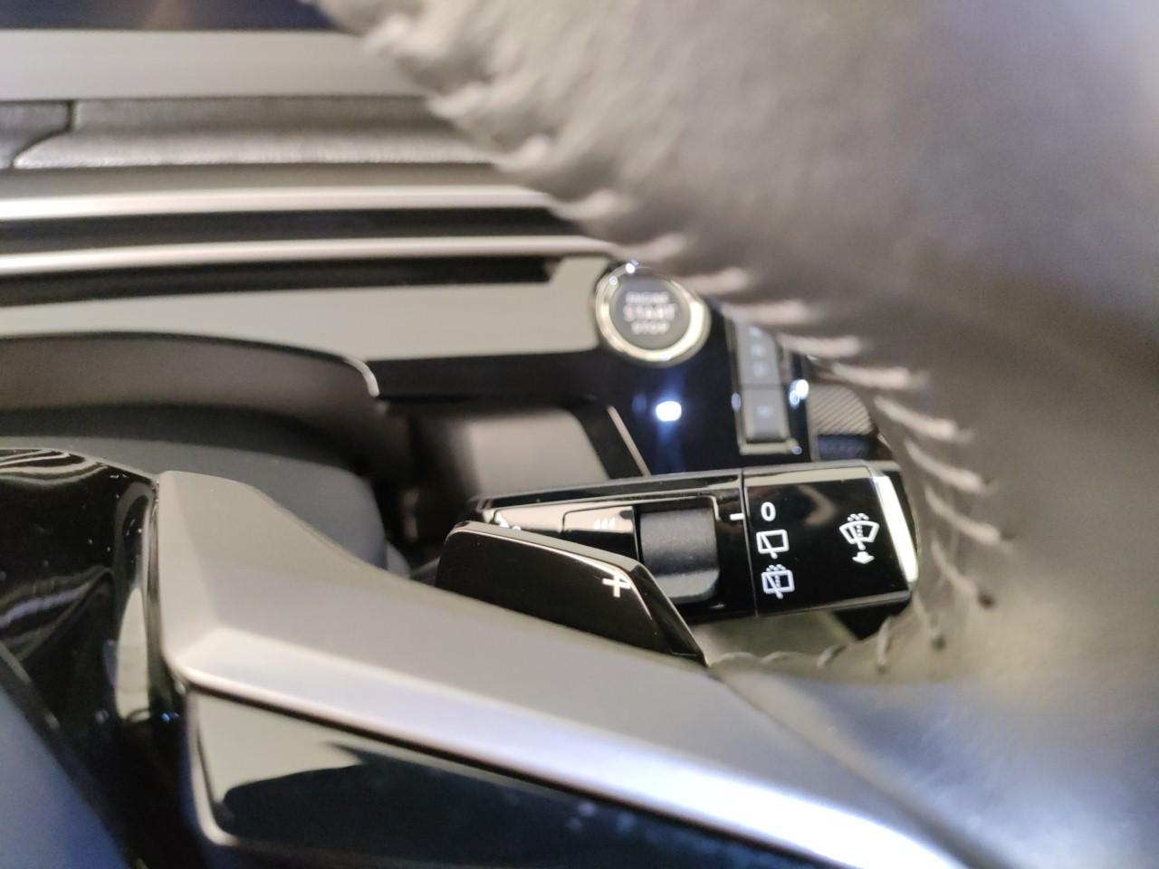 PEUGEOT 5008 1.2 hybrid Allure 145cv 7p.ti e-dcs6