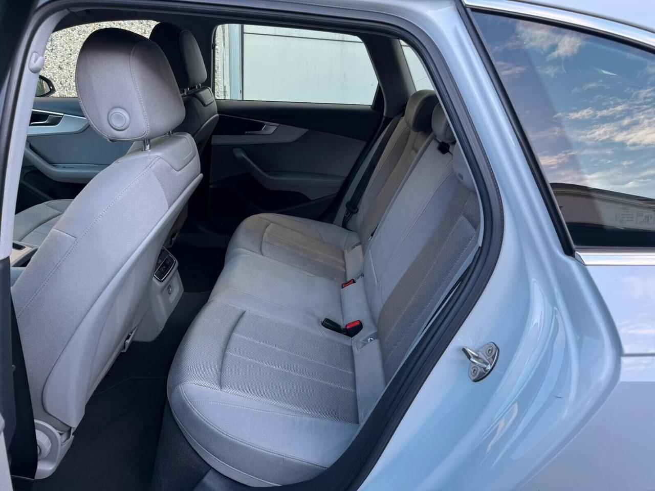 Audi A4 Avant 35 TDI/163 CV S tronic Business Advanced