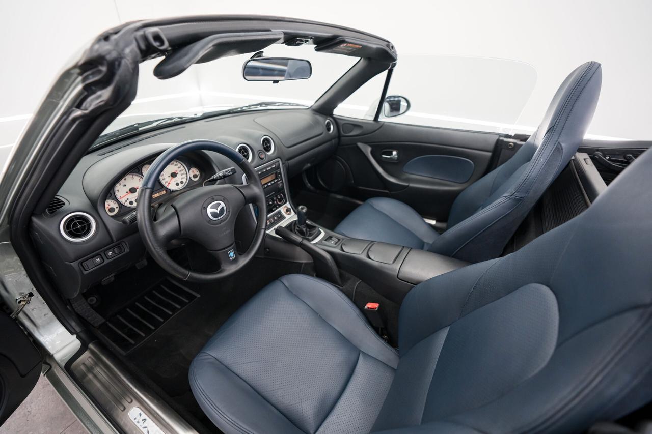 Mazda MX-5 1.8i 16V SILVER BLUES