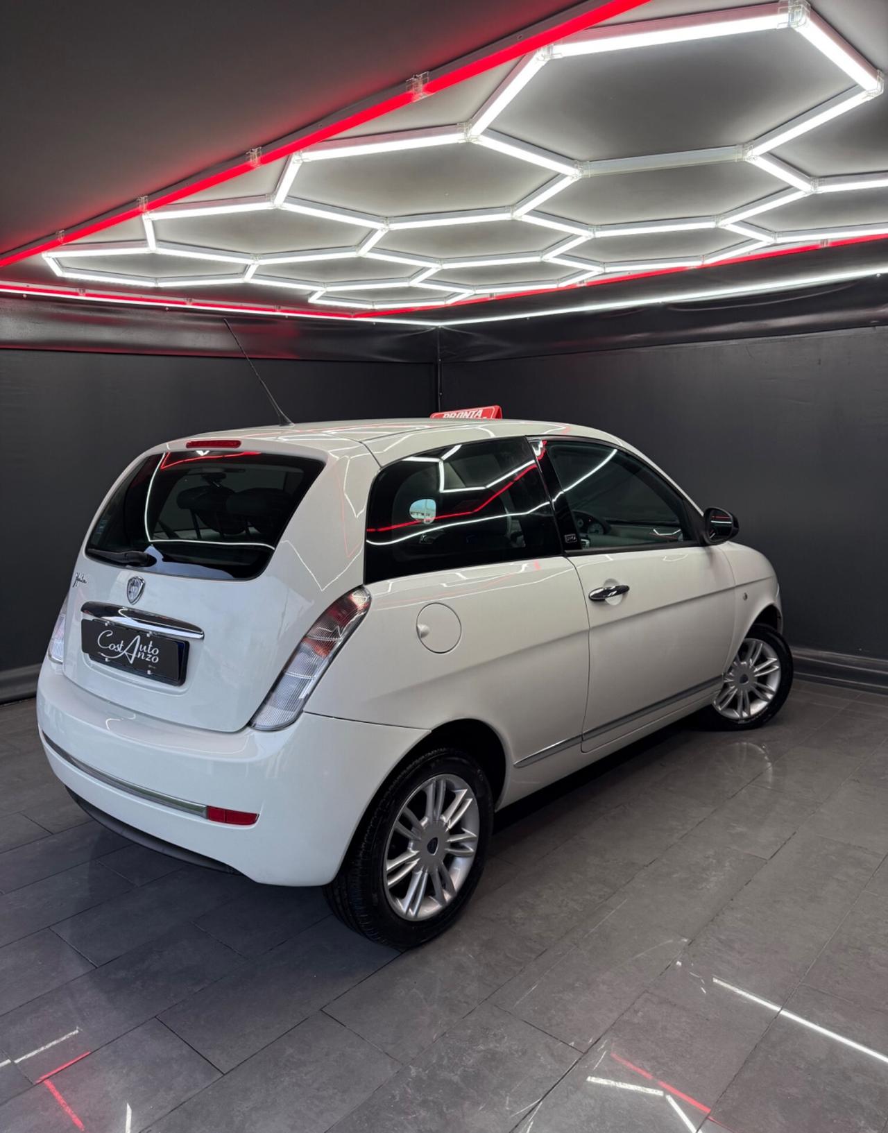 Lancia Ypsilon 1.3 Multijet 75 CV Unyca 2012