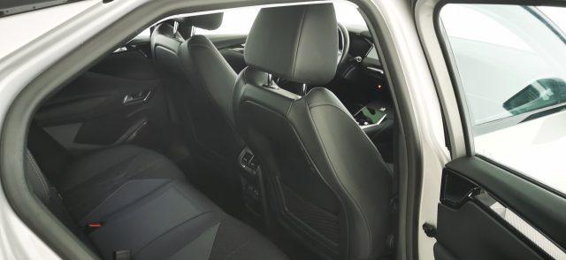 DS AUTOMOBILES DS 4 E-Tense 225 Cross Trocadero