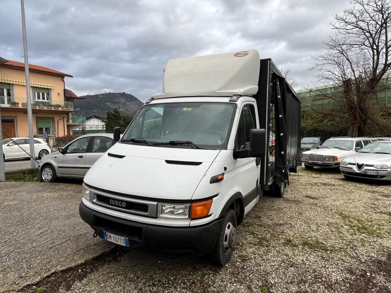 Iveco Carroattrezzi chiuso Daily Motore RIFATTO