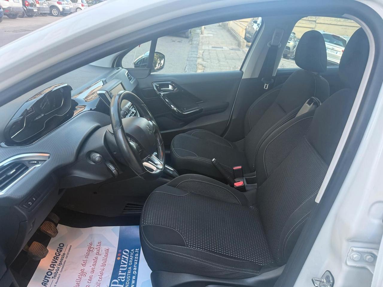 Peugeot 208 BlueHDi 75 5 porte Allure