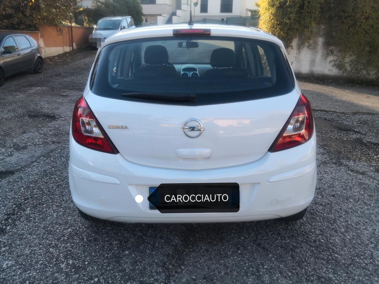 Opel Corsa 1.2 5 porte neopatentati