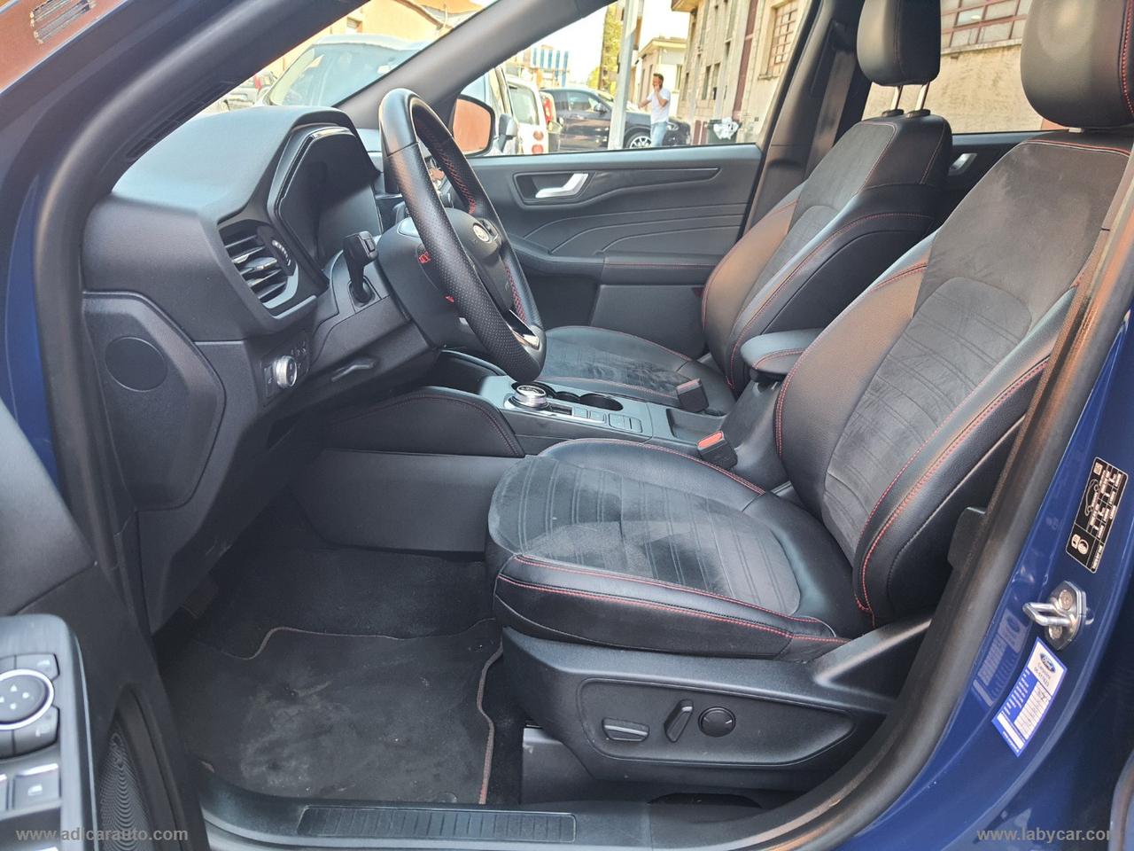 FORD Kuga 2.5 Full Hybrid 190 CVT 2WD ST-Line