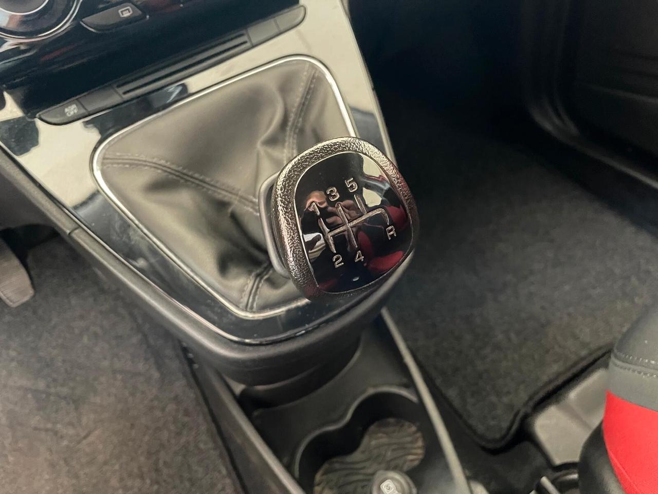 Lancia Ypsilon 1.2 69 CV 5 porte S&S Black&Red