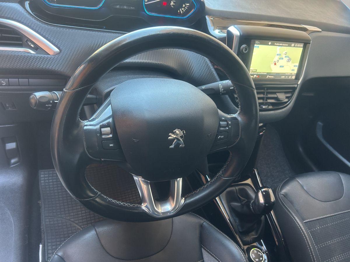 PEUGEOT - 2008 - 1.6 BlueHDi 100 Black Matt