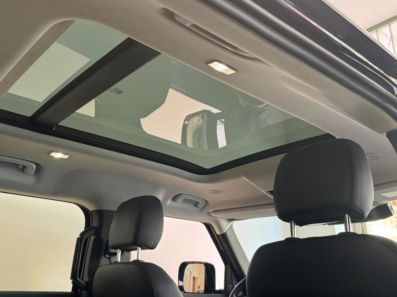 Land Rover Defender 110 3.0D I6 200 CV AWD Auto SE