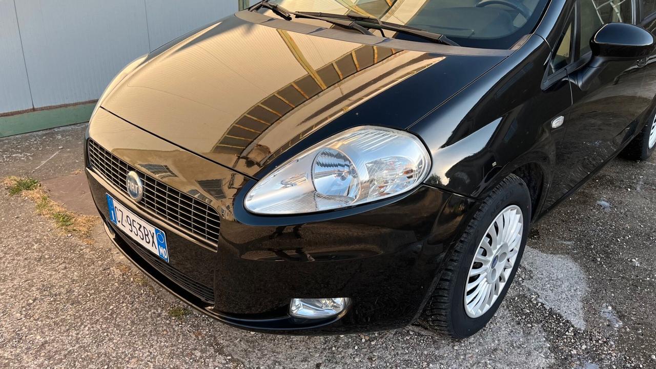 Fiat Grande Punto 1.2 5 porte Dynamic benzina + GPL - idonea NEOPATENTATI
