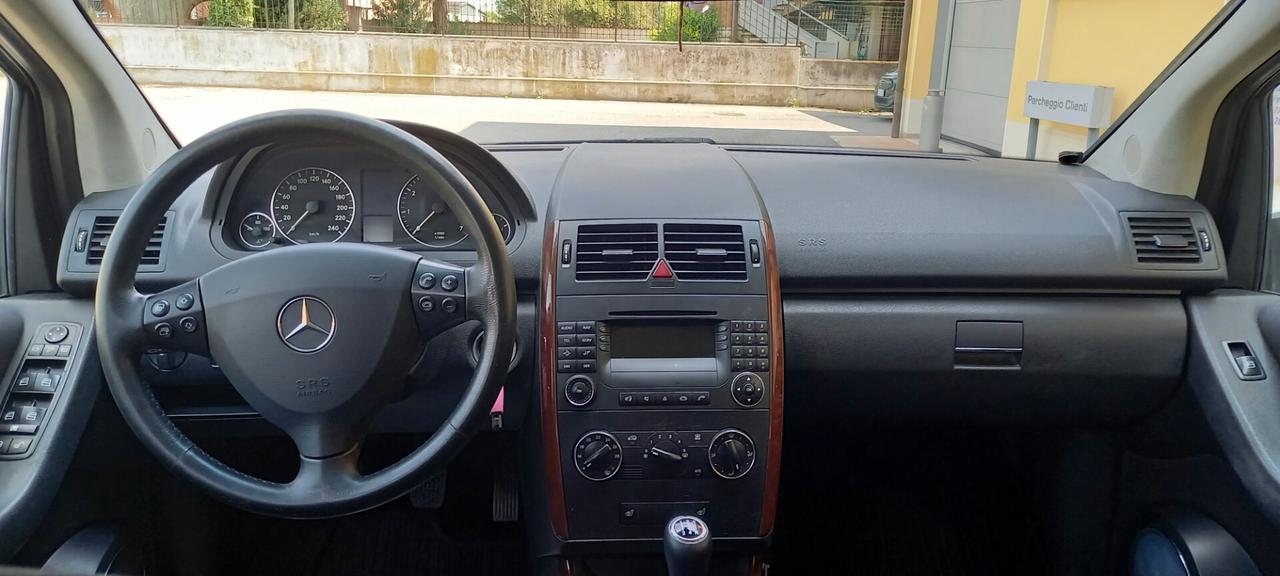 Mercedes-Benz Classe A 150 All. Elegance Benzina cc. 1.5 CV. 95 Cambio Manuale 5 Porte 5 Posti Utilizzabile anche per i Neopatentati.