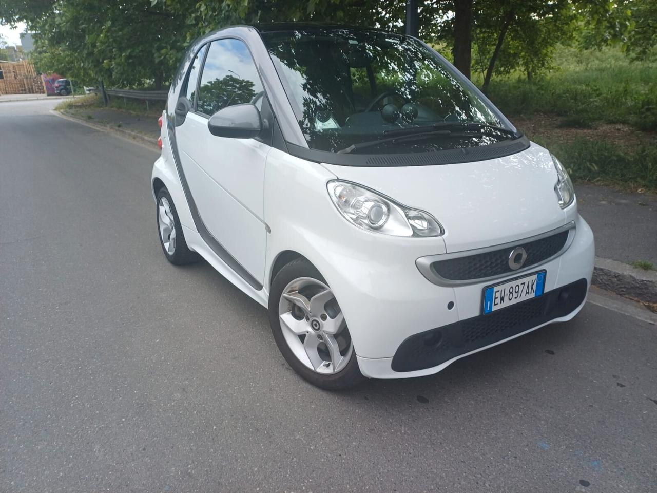 Smart ForTwo 1000 52 kW MHD SERVOSTERZO