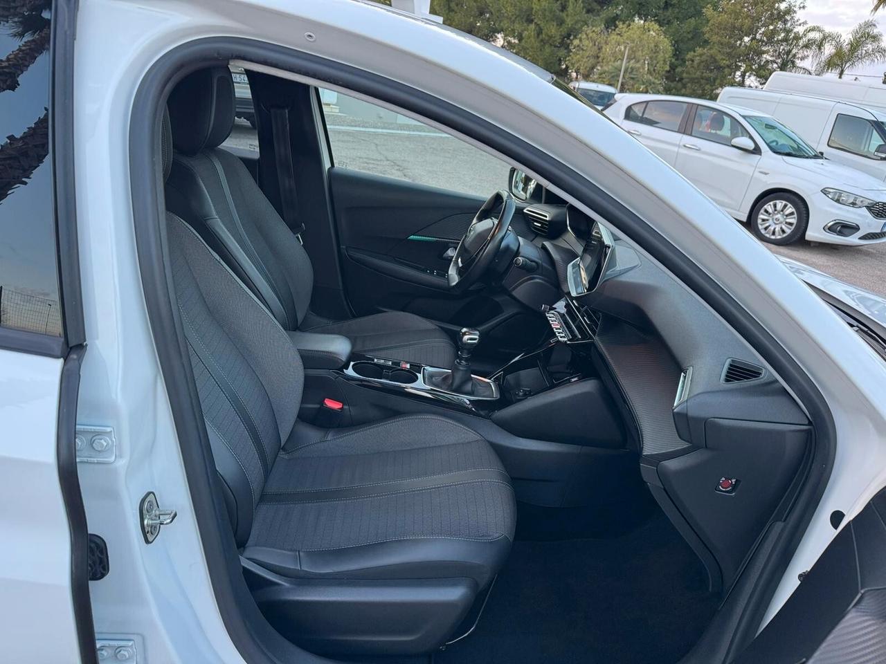 Peugeot 208 BlueHDi 100 Allure Navi Pack