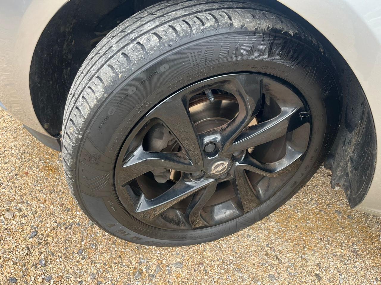 Opel Corsa 1.4 Benzina/GPL - Neopatentati