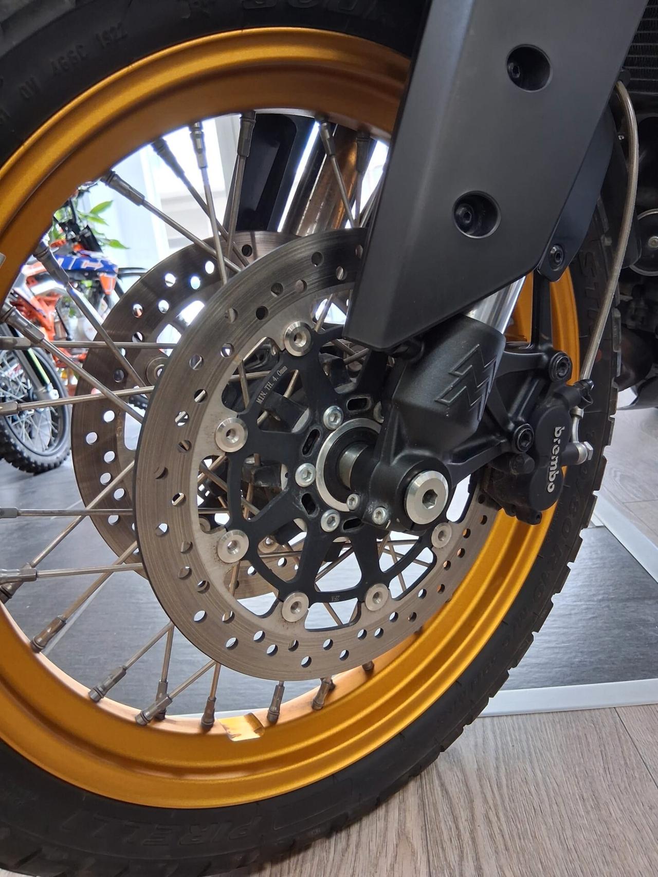 Moto Morini X-Cape 649 PATENTE A2