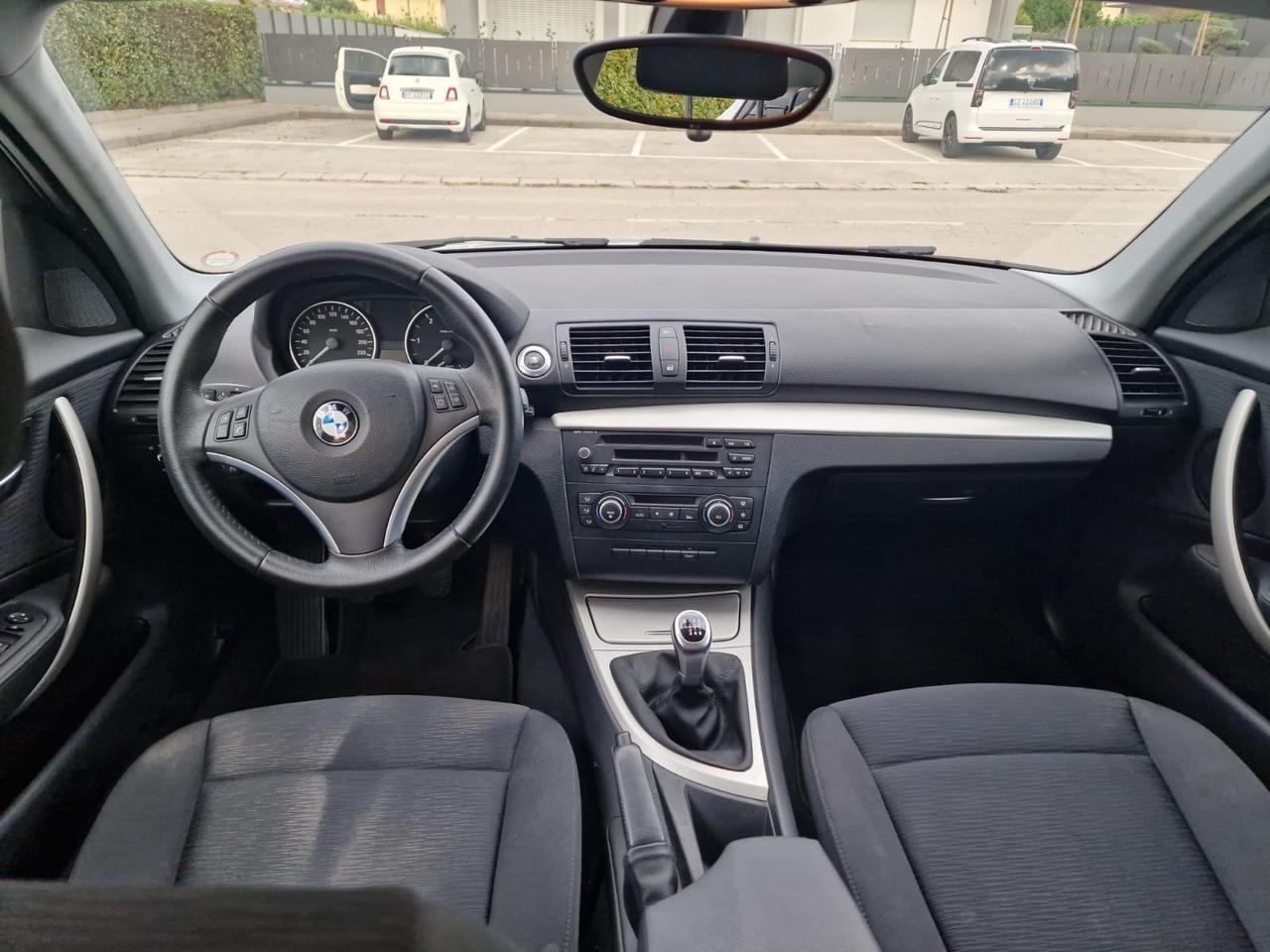 BMW Serie 1 118d 2.0 143CV Futura 5 porte – Anno 2011