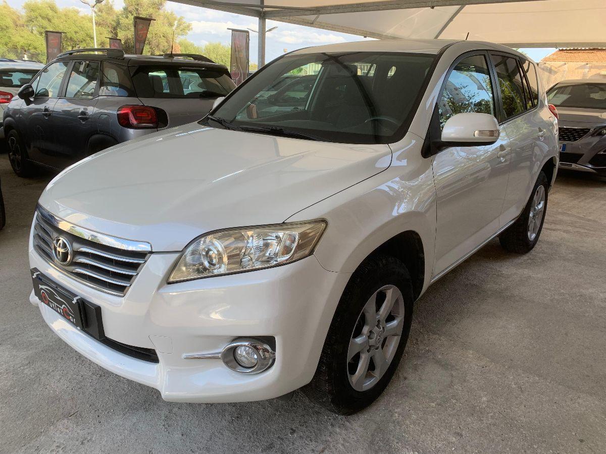 TOYOTA - RAV4