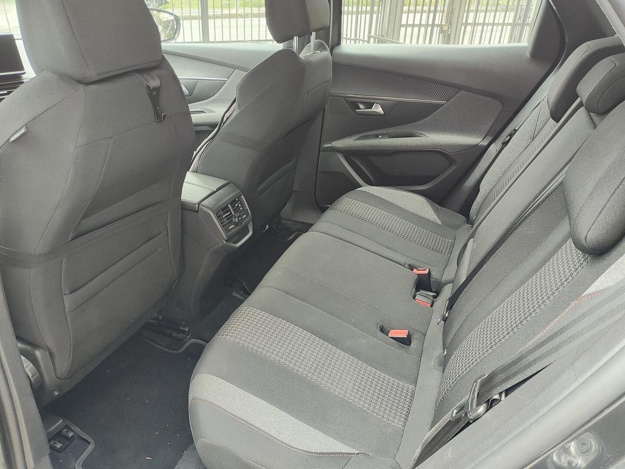 PEUGEOT NEW 3008 - HDI navi led clima