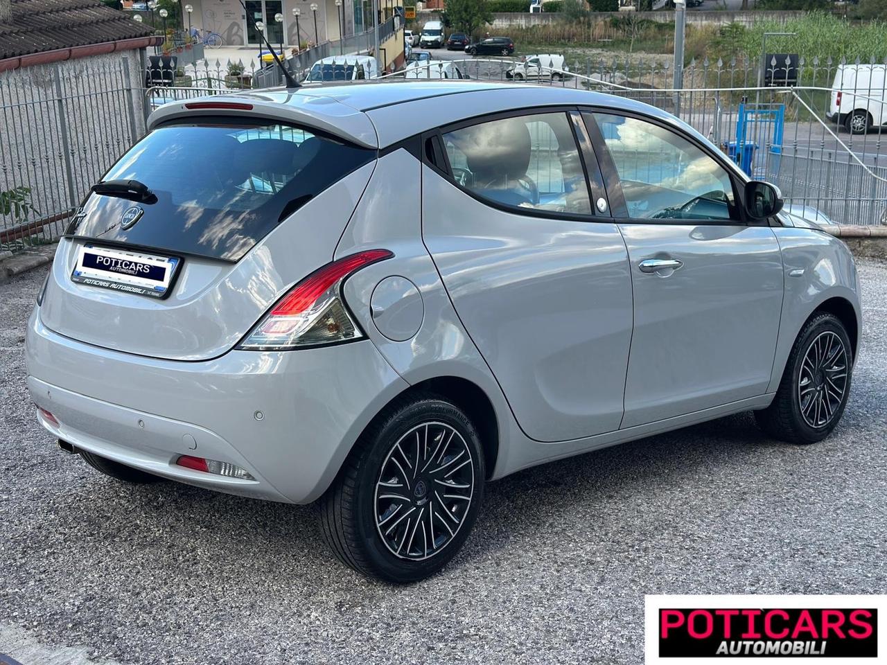 Lancia Ypsilon 1.2 69 CV 5 porte GPL Ecochic Gold