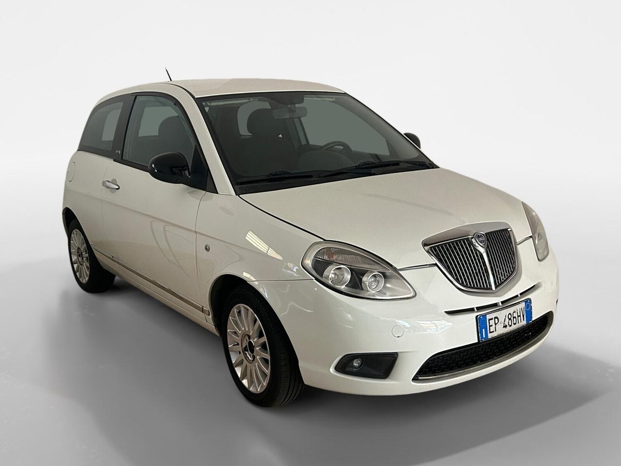 Lancia Ypsilon 1.3 MJT 16V 95 CV 5 porte S&S Silver