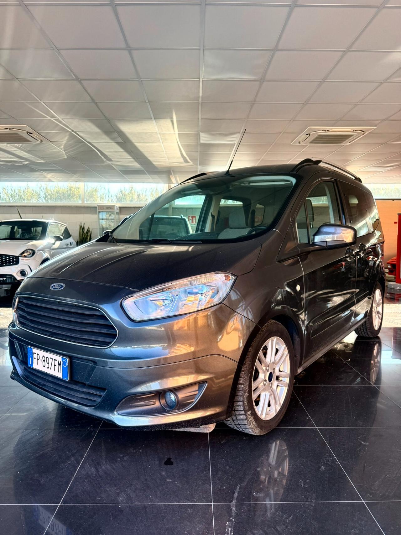 Ford Tourneo Courier 1.5 TDCI 75 CV Titanium