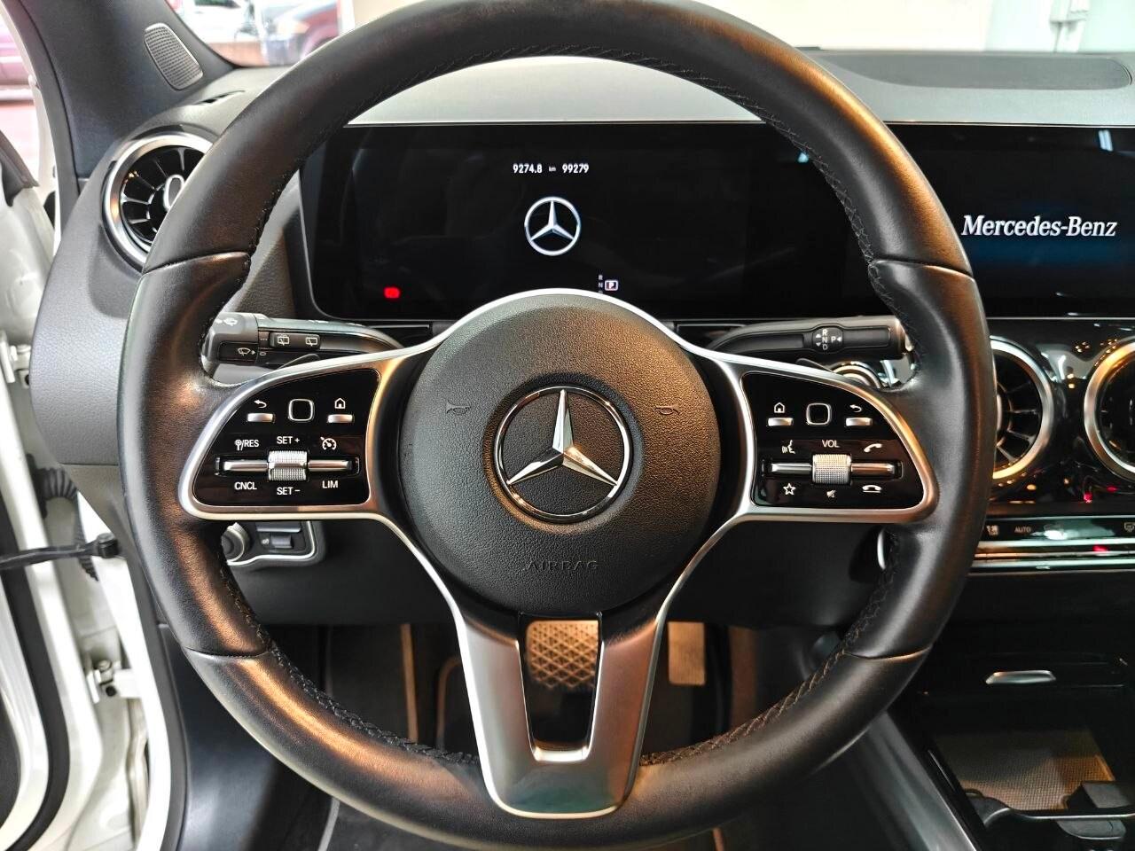 MERCEDES GLA (H247) GLA 200 d Automati...