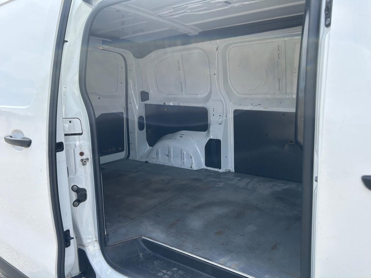 Peugeot Expert BlueHDi 120 cv ESCLUSA IVA