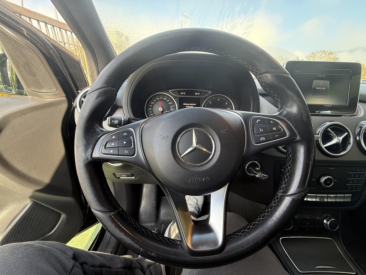 MERCEDES CLASSE B 180D