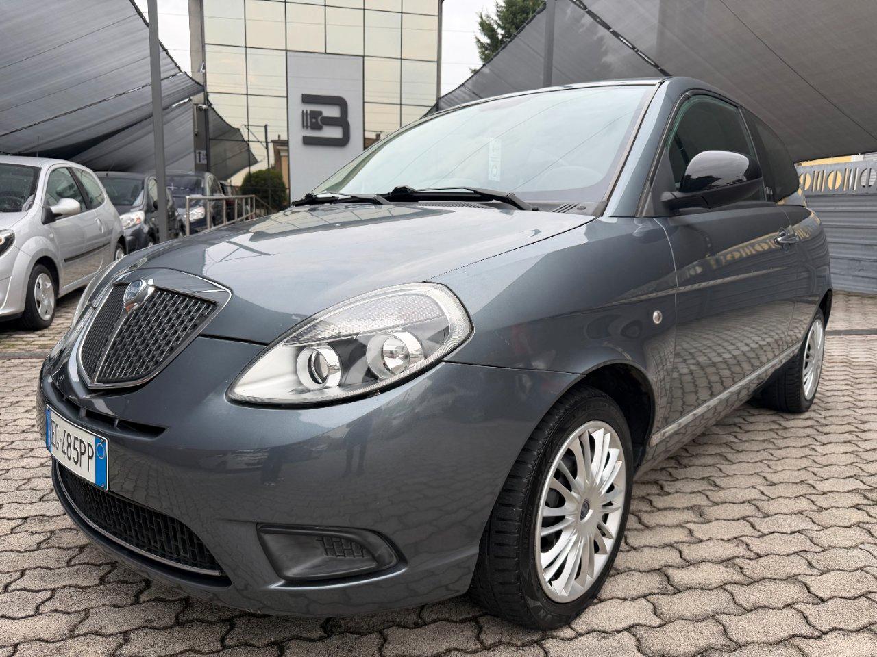 Lancia Ypsilon 3 Porte Ypsilon 1.2 8v Diva 69cv DISTRIBUZIONE NUOVA EURO 5
