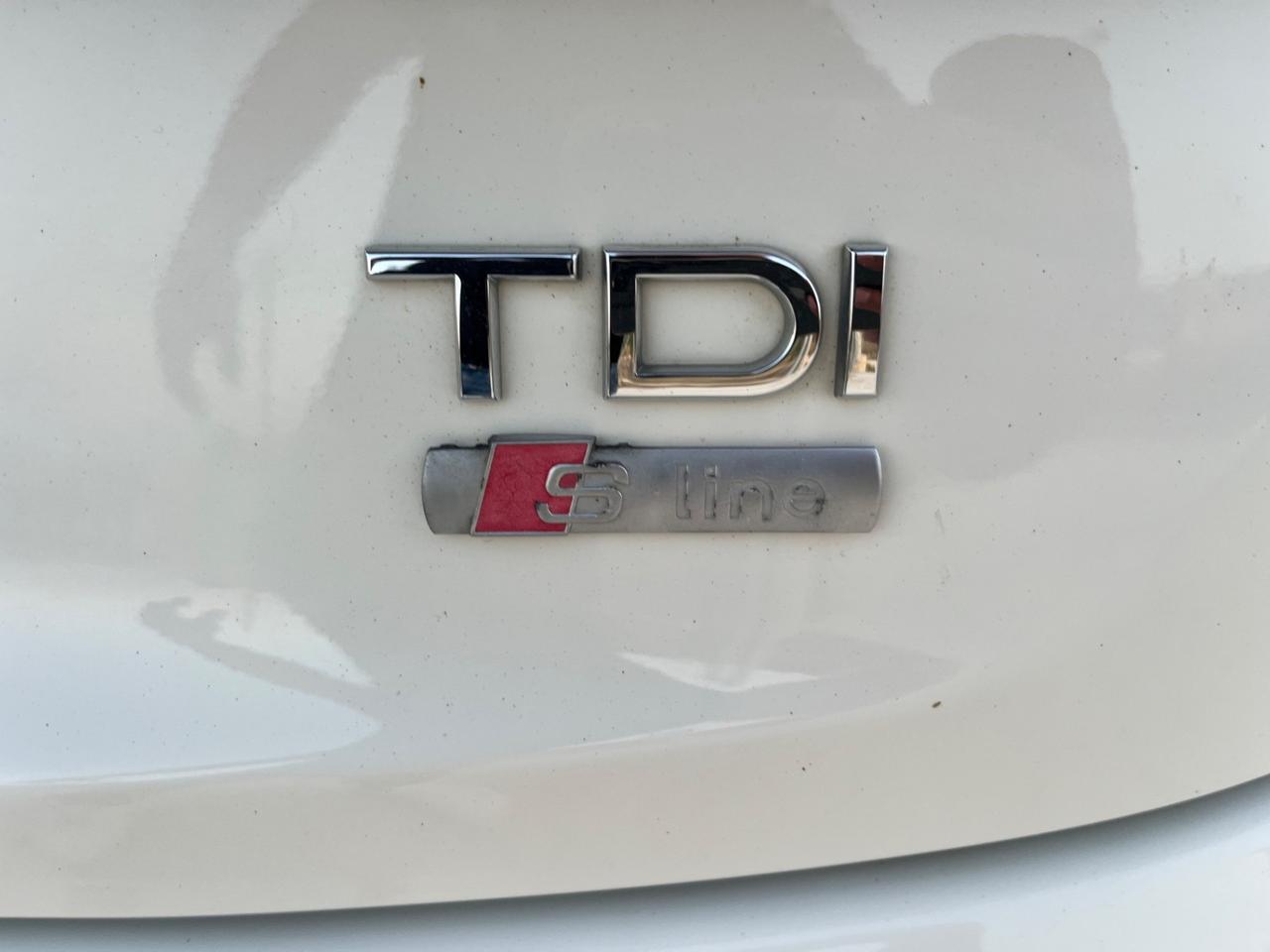 Audi Q3 2.0 TDI S-Line con navigatore uxno tetto apribile