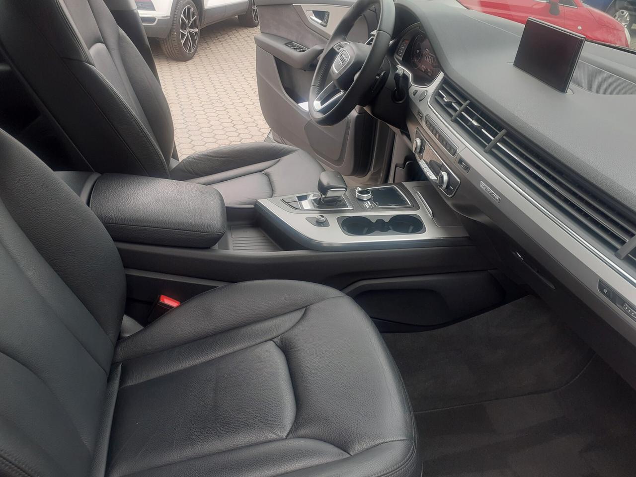 Audi Q7 3.0 TDI 272 CV quattro tiptronic Business Plus 7 POSTI