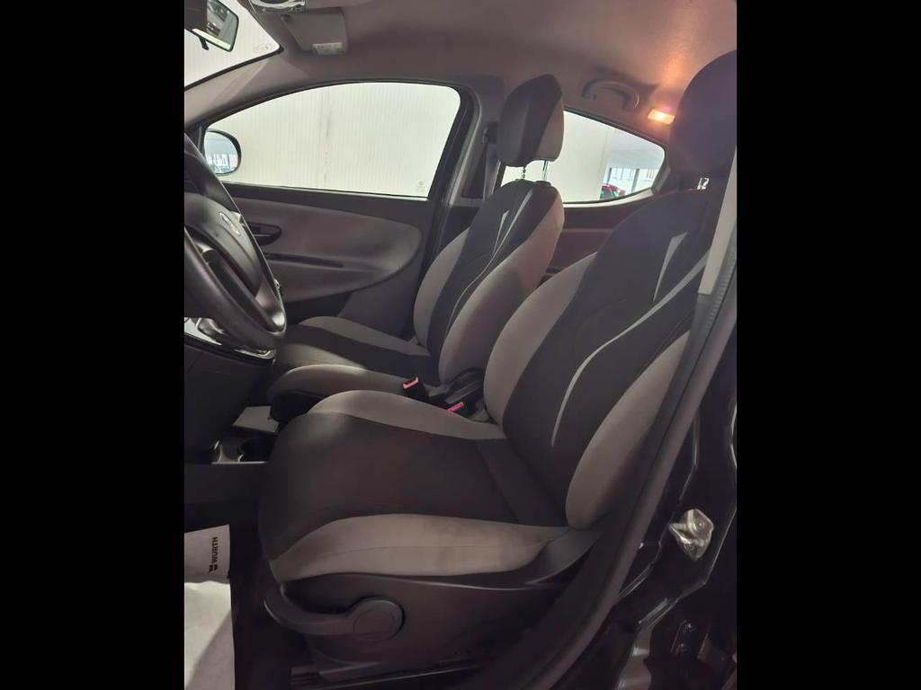 Lancia Ypsilon 5 Porte 1.2 Silver