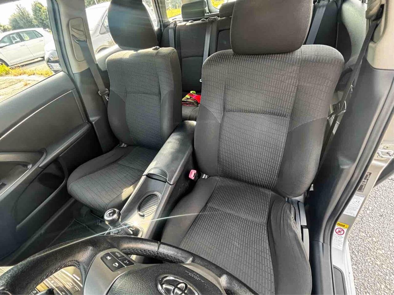 Toyota Avensis 2.2 D-4D Wagon Sol